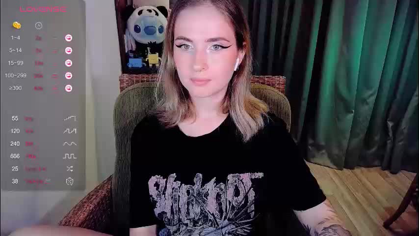 shyfoxxxy Cam Model Chat September 27, 2025