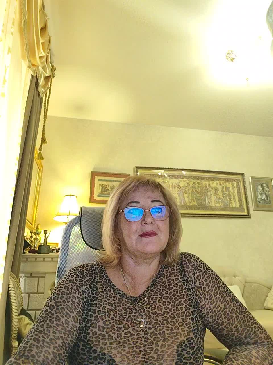 KarinkaSweet Cam Model Chat September 27, 2025