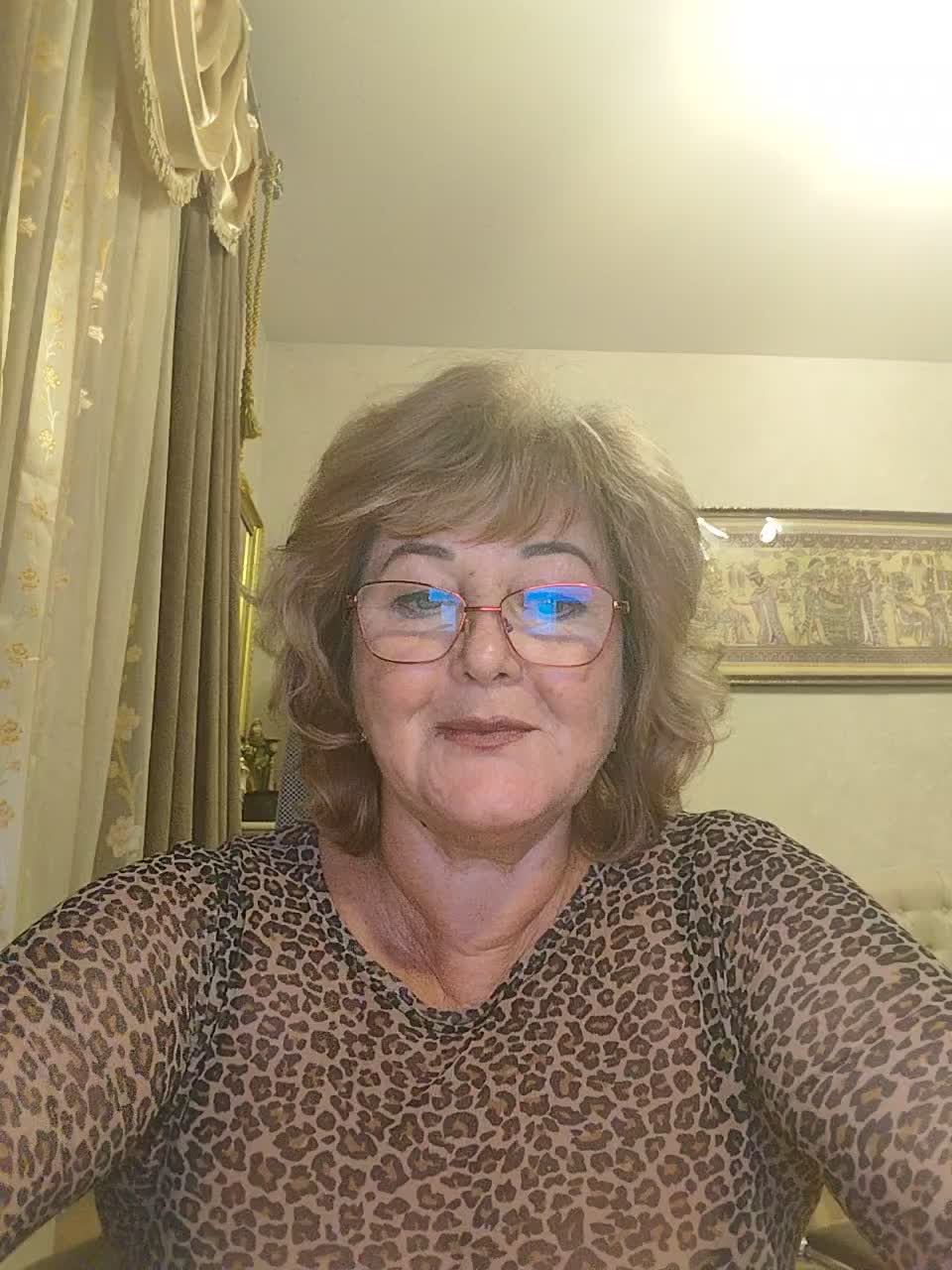 KarinkaSweet Cam Model Chat September 27, 2025