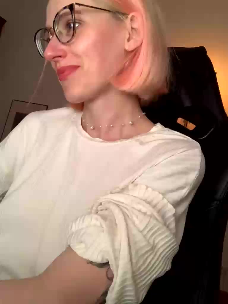 Sexy-Sweets Cam Model Chat September 27, 2025