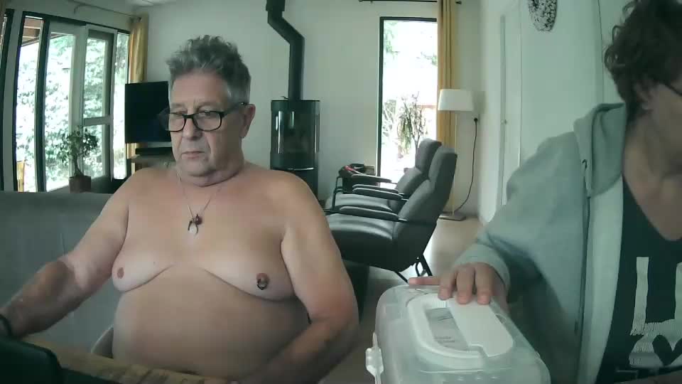 woodwurm Cam Model Chat September 27, 2025