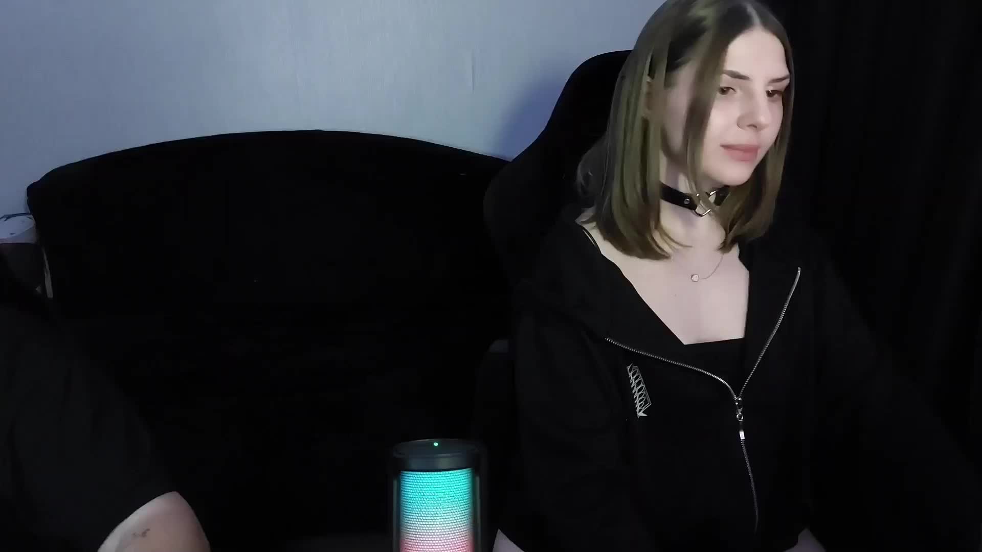 LovelyNelly Cam Model Chat September 27, 2025