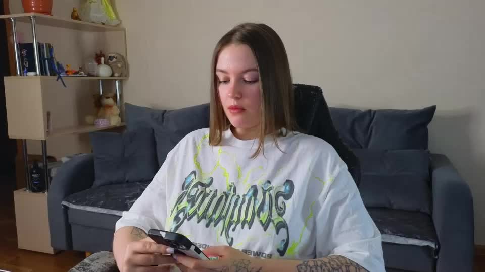 cute_junk Cam Model Chat September 27, 2025