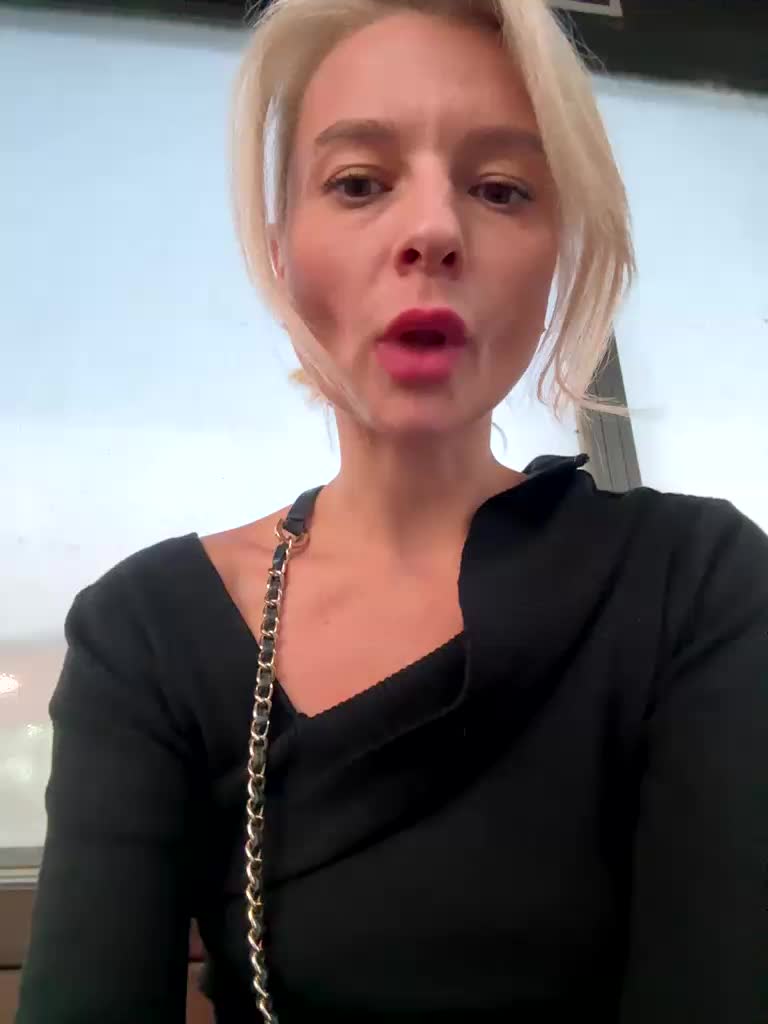 -Molly- Cam Model Chat September 27, 2025