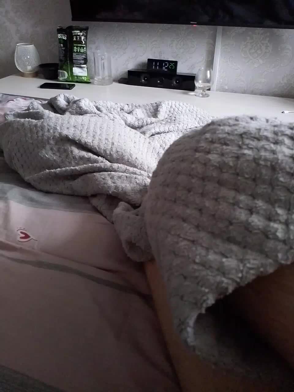 O---R Cam Model Chat September 27, 2025