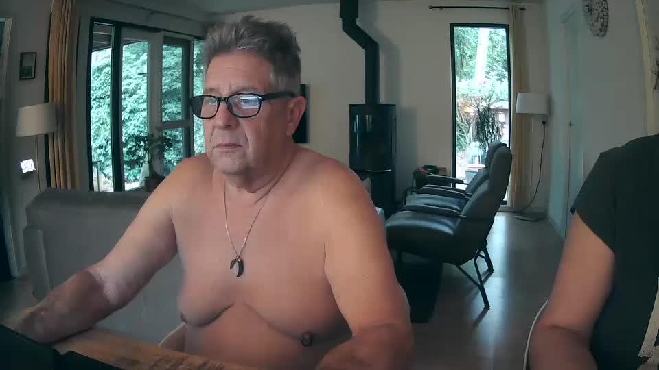 woodwurm Cam Model Chat September 27, 2025