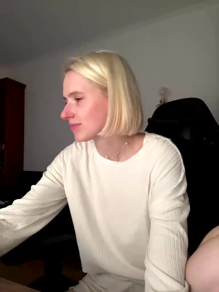 Sexy-Sweets Cam Model Chat September 27, 2025