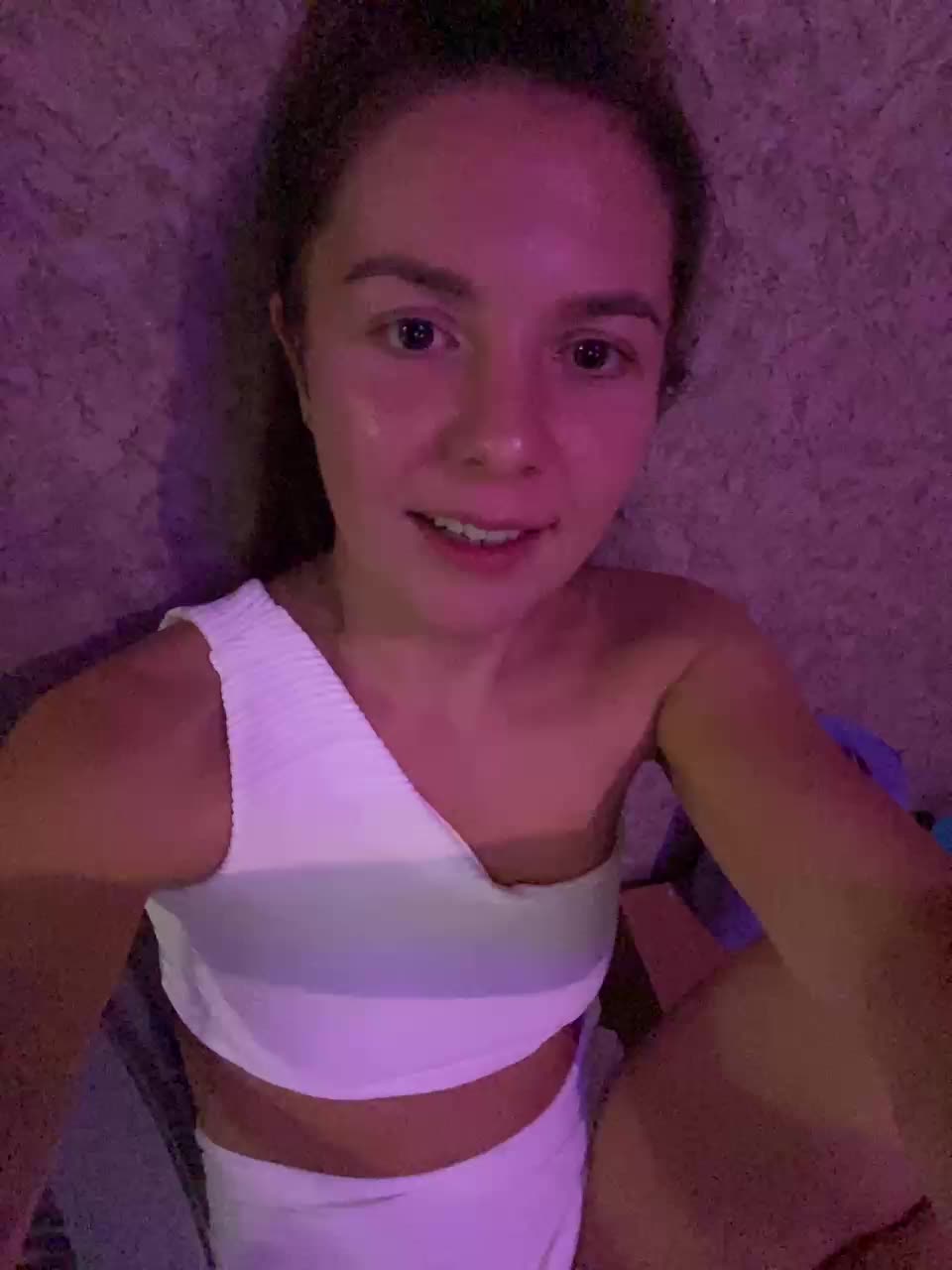 HelgaLeo Cam Model Chat September 27, 2025