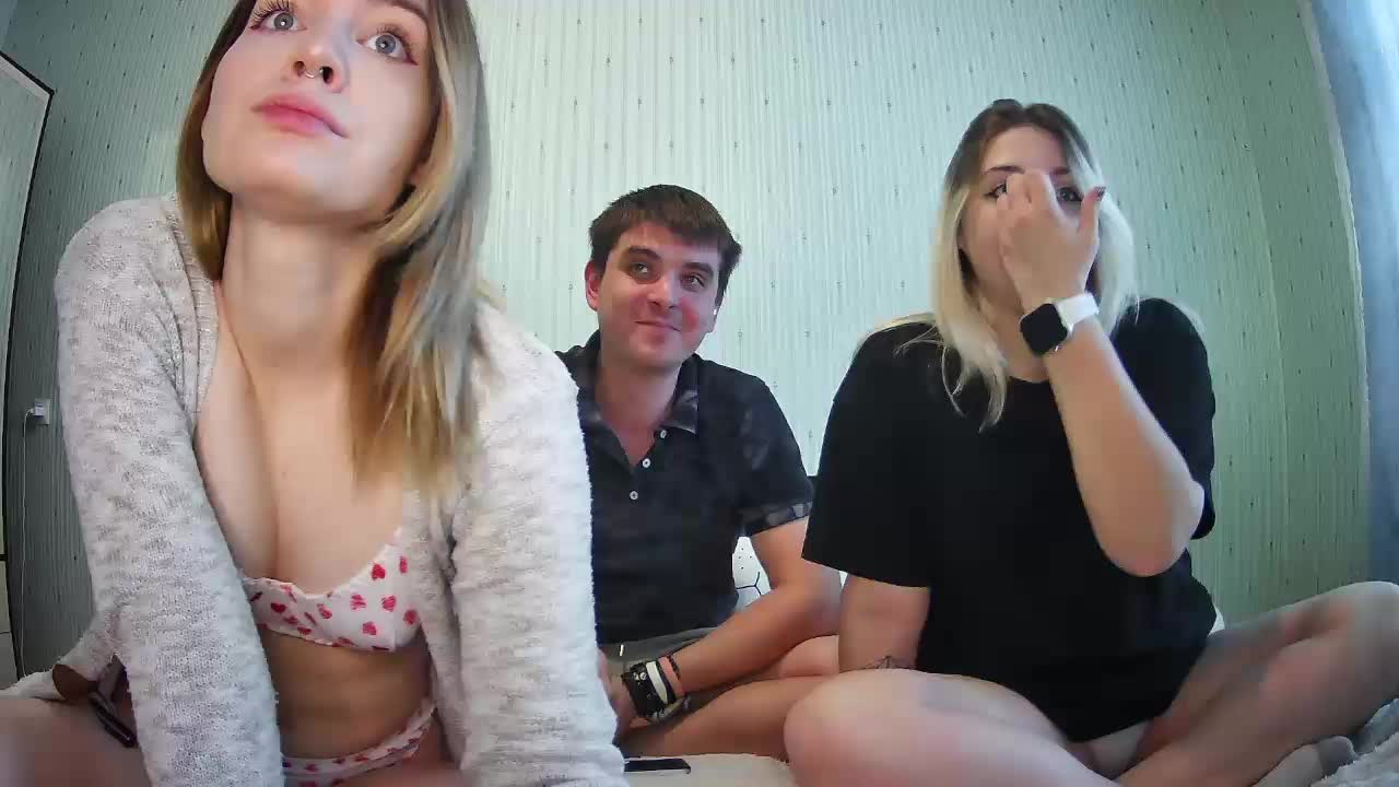 DivineTrio Cam Model Chat September 27, 2025