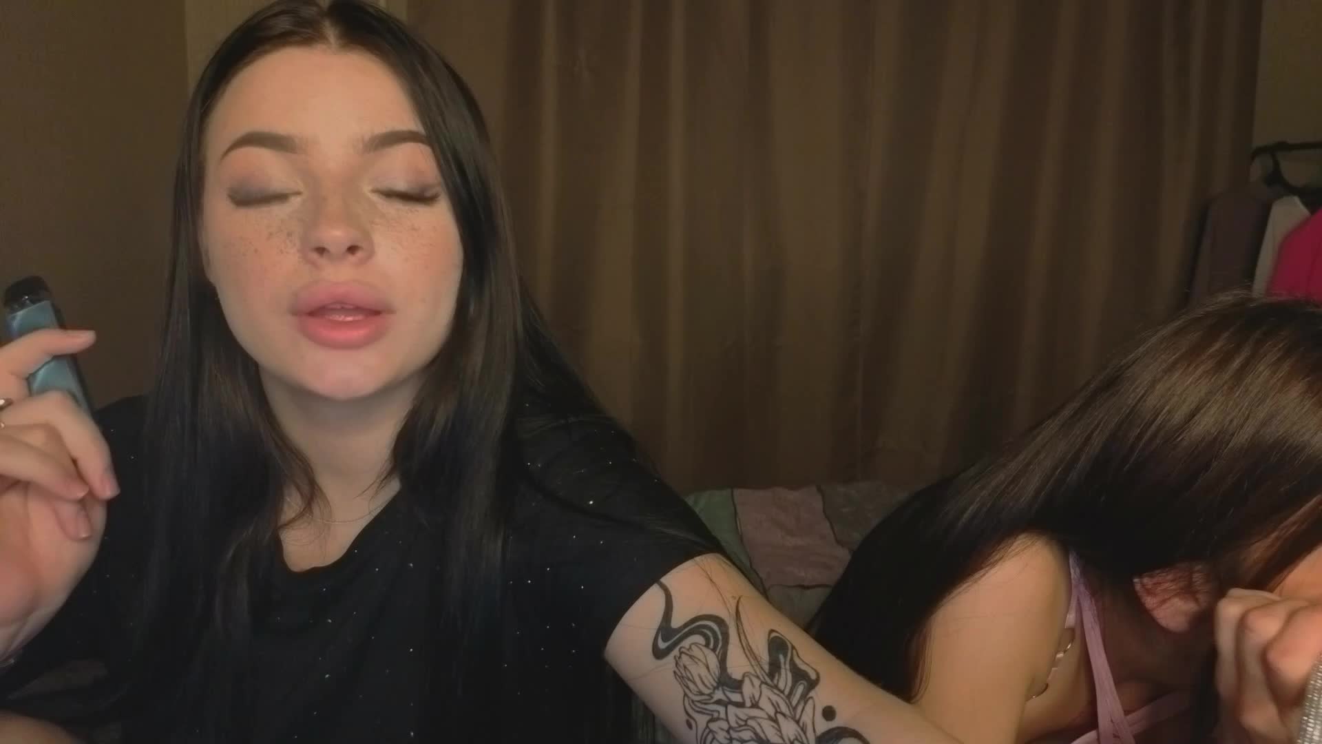 LisaAndDenis Cam Model Chat September 27, 2025