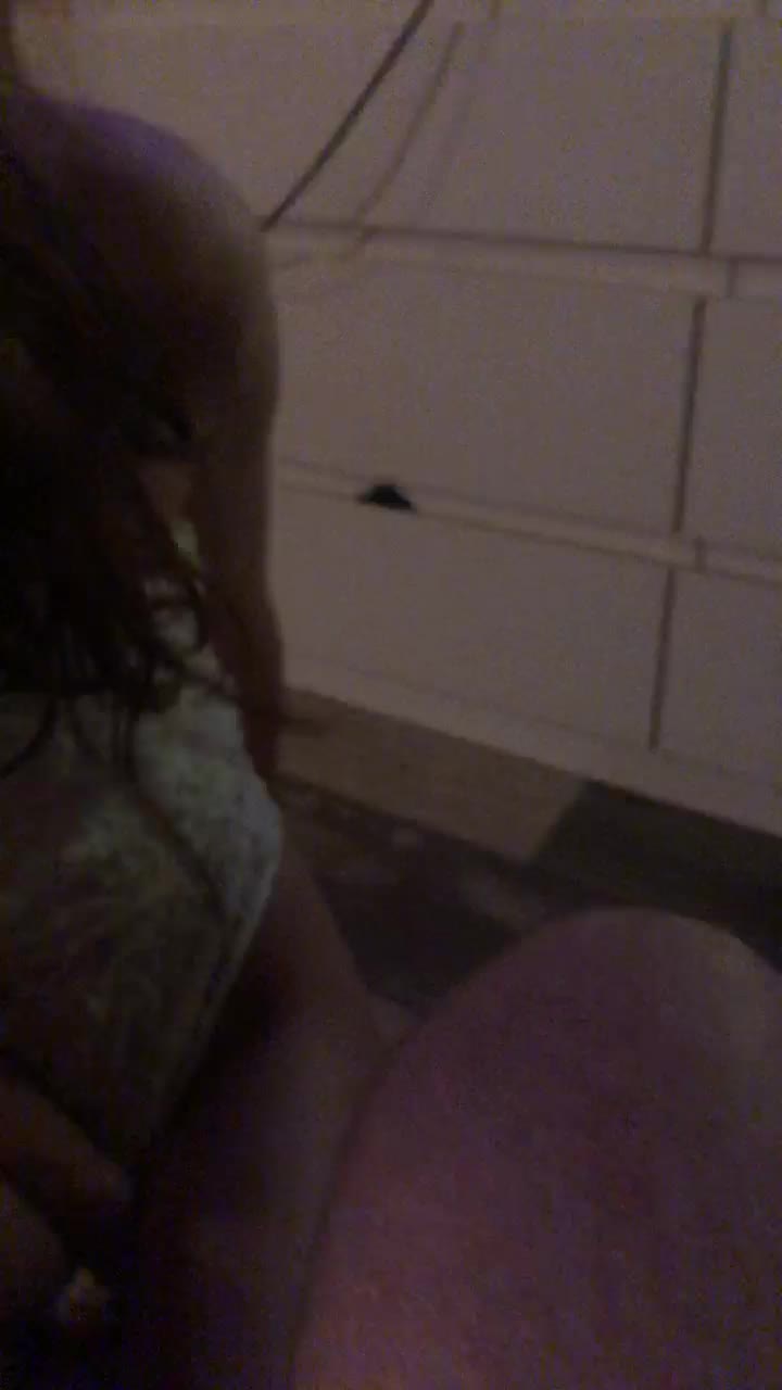 squirtproo Cam Model Chat September 27, 2025