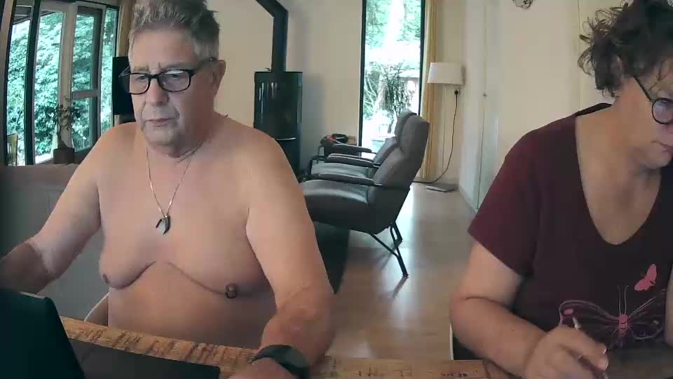 woodwurm Cam Model Chat September 27, 2025