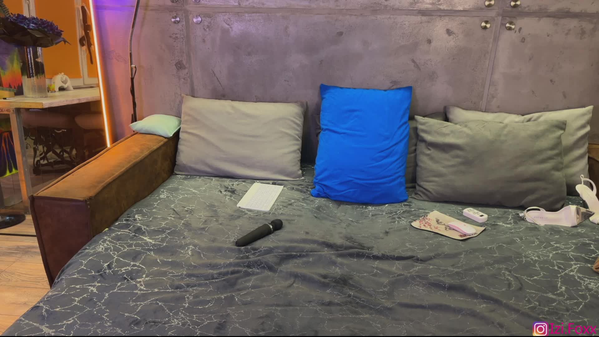 Na-izi Cam Model Chat September 27, 2025