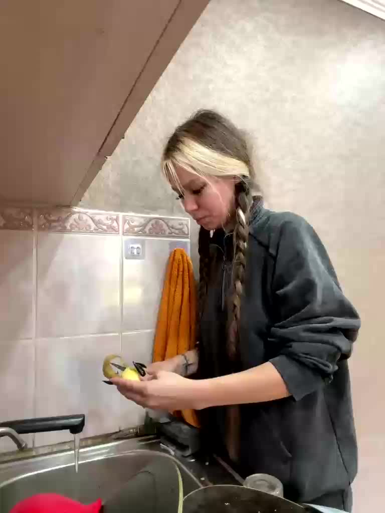 askorbinkiii Cam Model Chat September 27, 2025