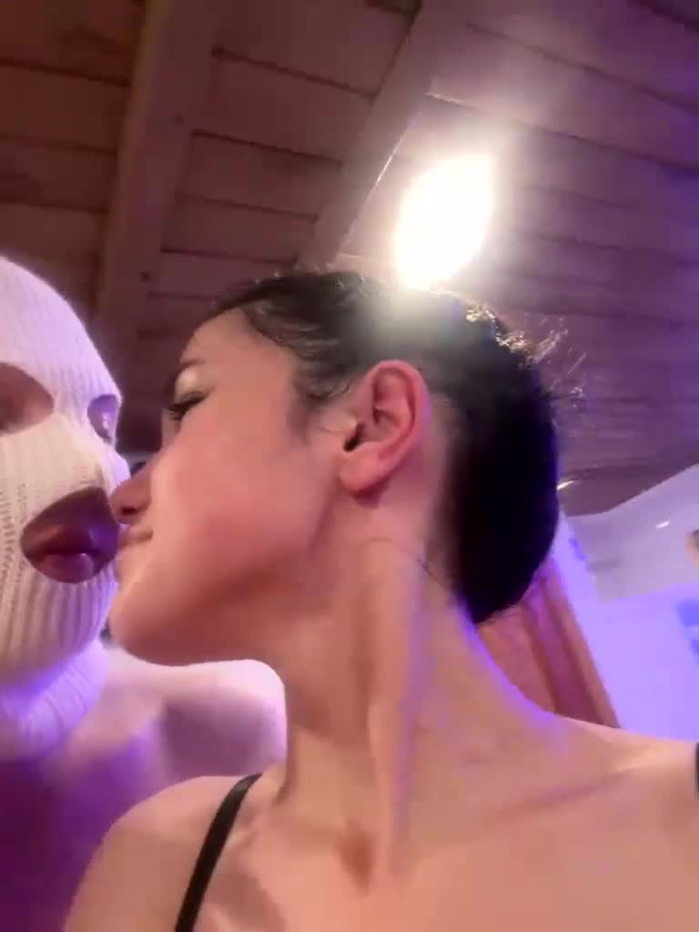 CaramelVapour Cam Model Chat September 27, 2025