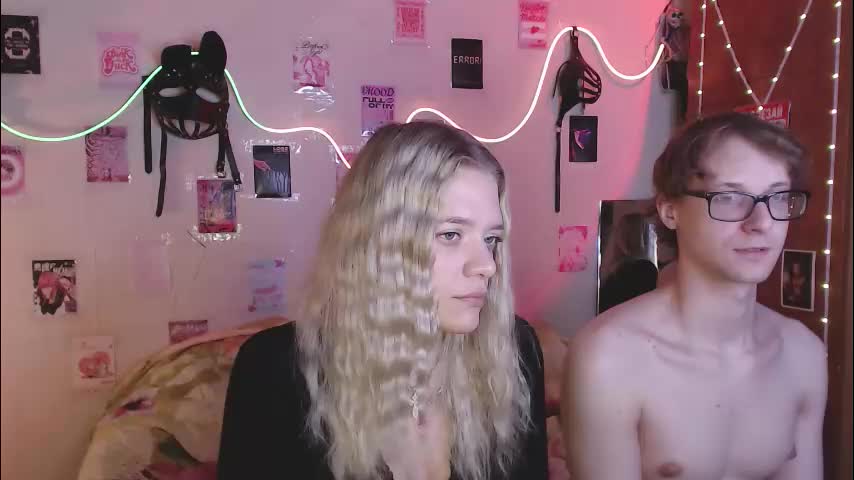 your_horny_friends Cam Model Chat September 27, 2025