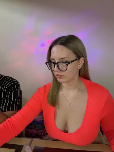 Cris_Mi Cam Model Chat September 27, 2025