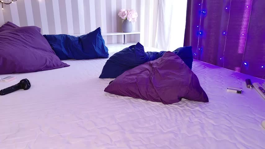 Katrin_Honey Cam Model Chat September 27, 2025