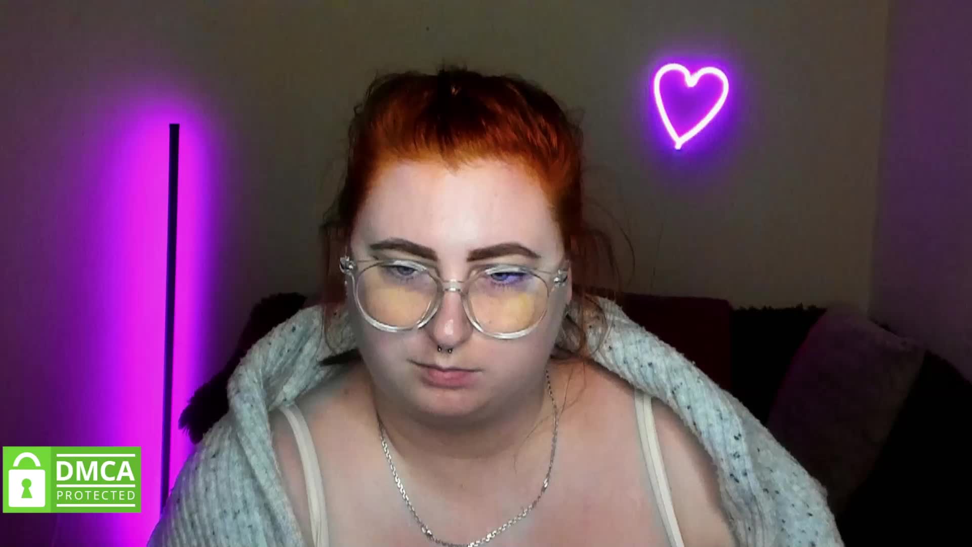 Aliciaredluv Cam Model Chat September 27, 2025