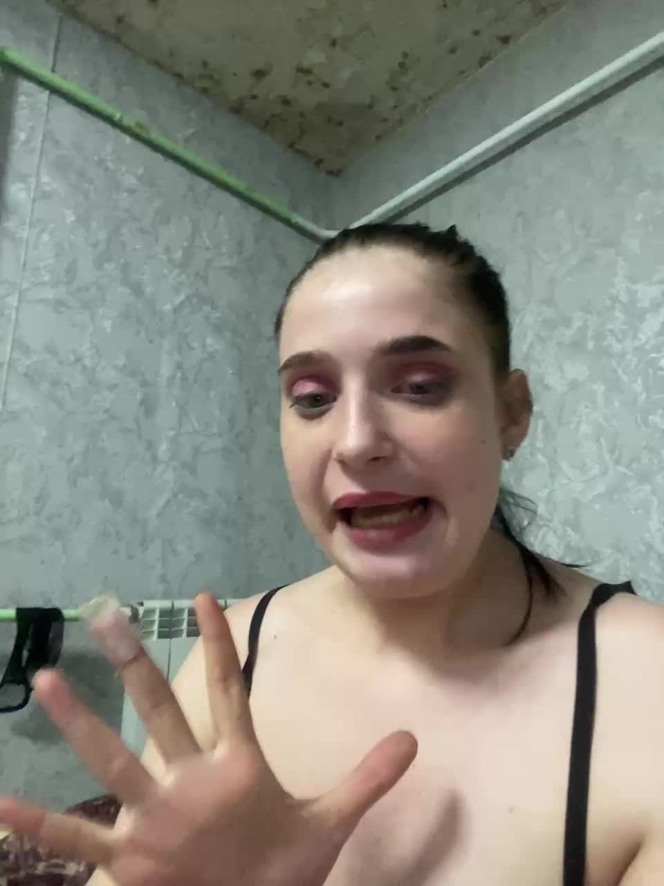 Aliska22 Cam Model Chat September 27, 2025