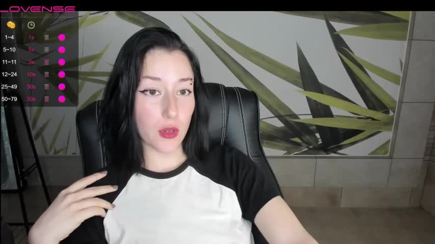 adell_berry Cam Model Chat September 27, 2025