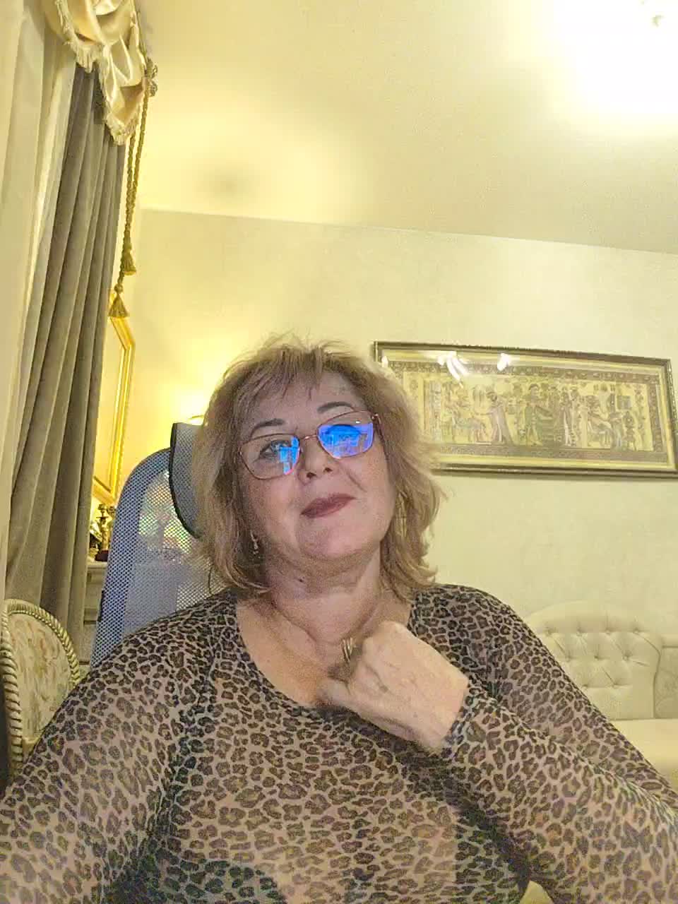 KarinkaSweet Cam Model Chat September 27, 2025