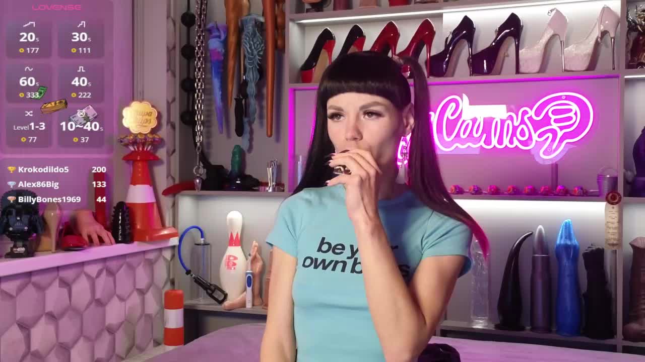 Youlalia Cam Model Chat September 27, 2025