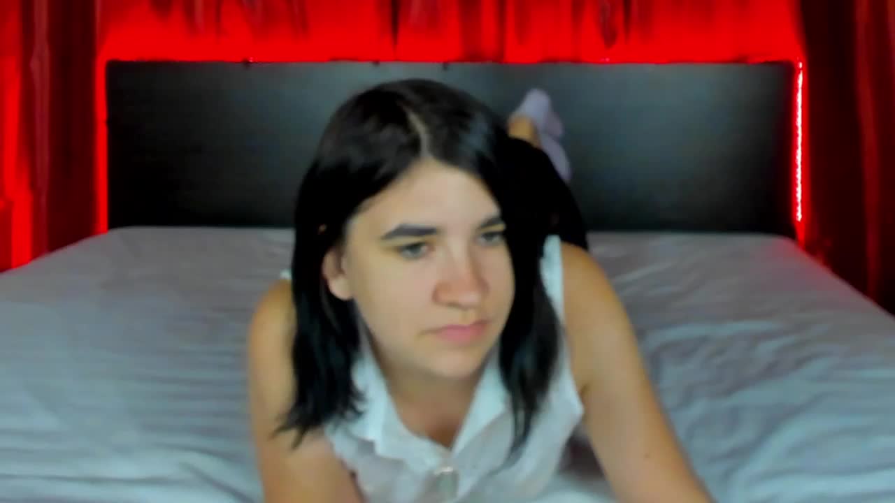 Polly-Love Cam Model Chat September 27, 2025