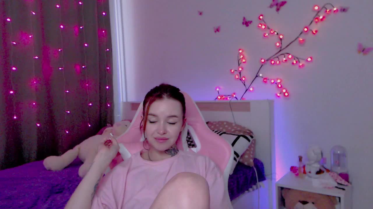 NaughtyMable Cam Model Chat September 27, 2025