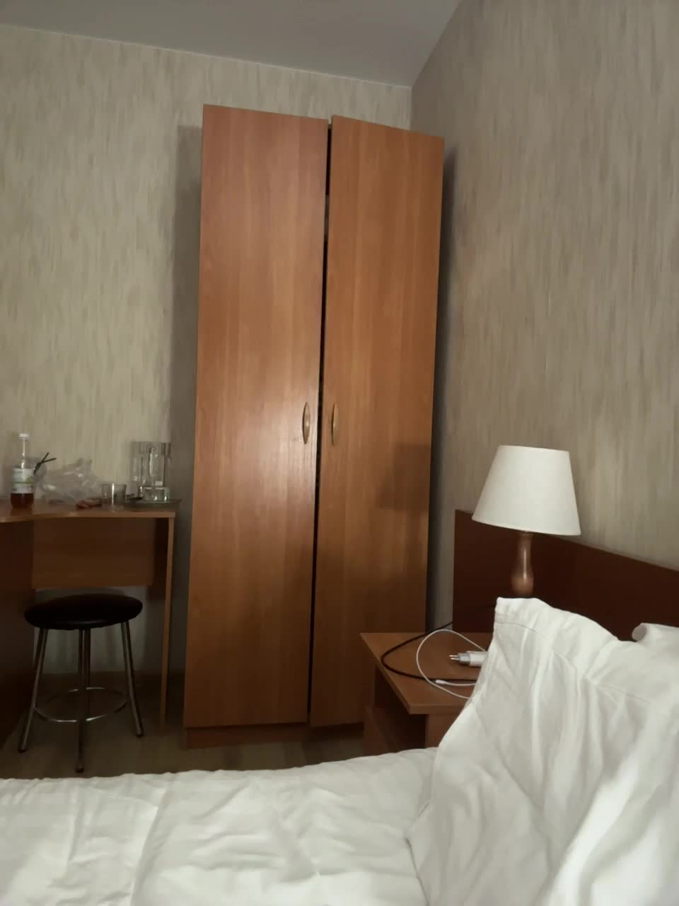 Pink-Lips Cam Model Chat September 27, 2025