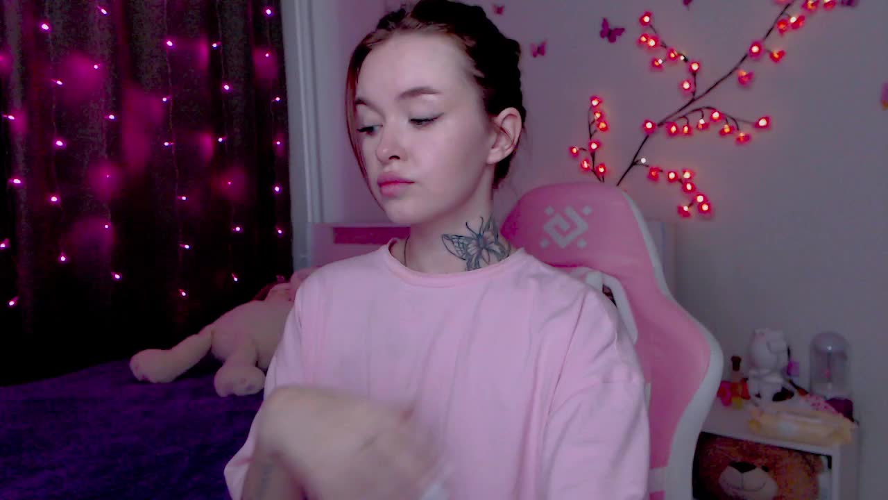 NaughtyMable Cam Model Chat September 27, 2025