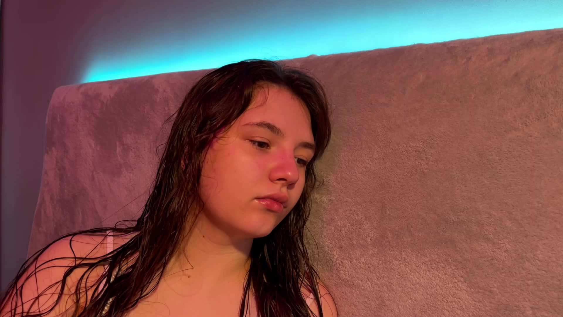 AlisaRichGold Cam Model Chat September 27, 2025