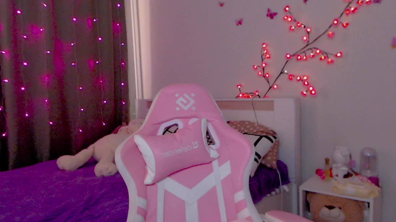 NaughtyMable Cam Model Chat September 27, 2025