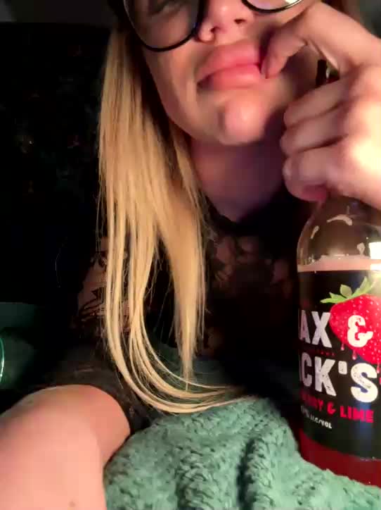 Melania13 Cam Model Chat September 27, 2025