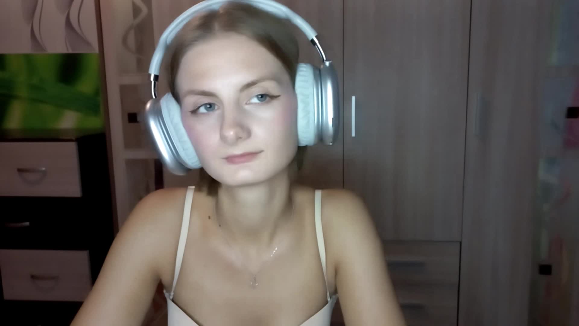 AuroraRow Cam Model Chat September 27, 2025