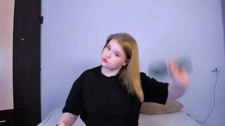 LaseyMoon Cam Model Chat September 27, 2025