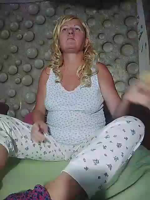 FameLara Cam Model Chat September 27, 2025