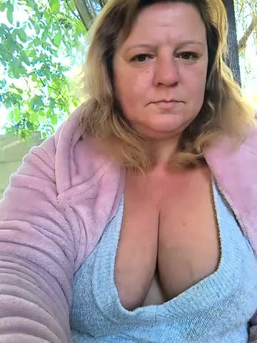 jusichka Cam Model Chat September 27, 2025