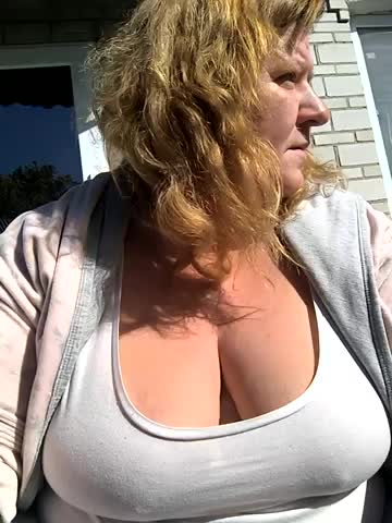 jusichka Cam Model Chat September 27, 2025