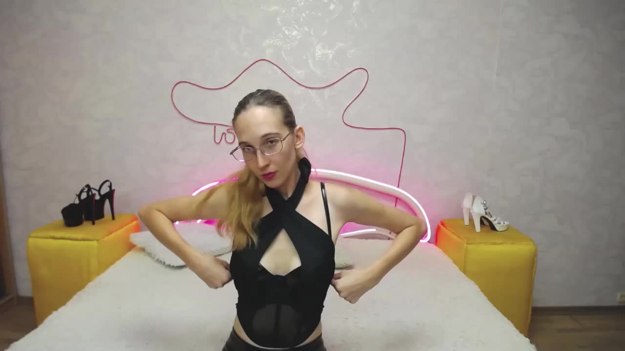 LizzieBrait Cam Model Chat September 27, 2025