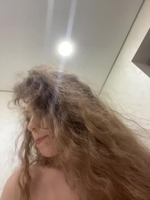 YourLadyyy Cam Model Chat September 27, 2025