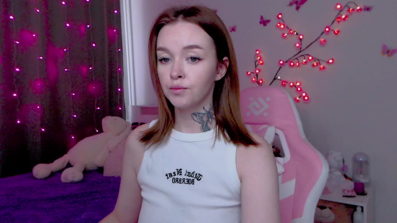 NaughtyMable Cam Model Chat September 27, 2025