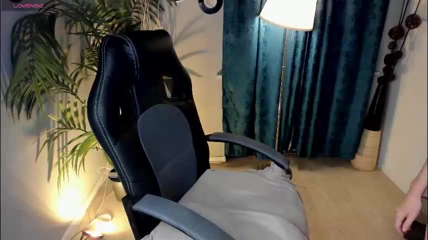 l1ka_one Cam Model Chat September 27, 2025