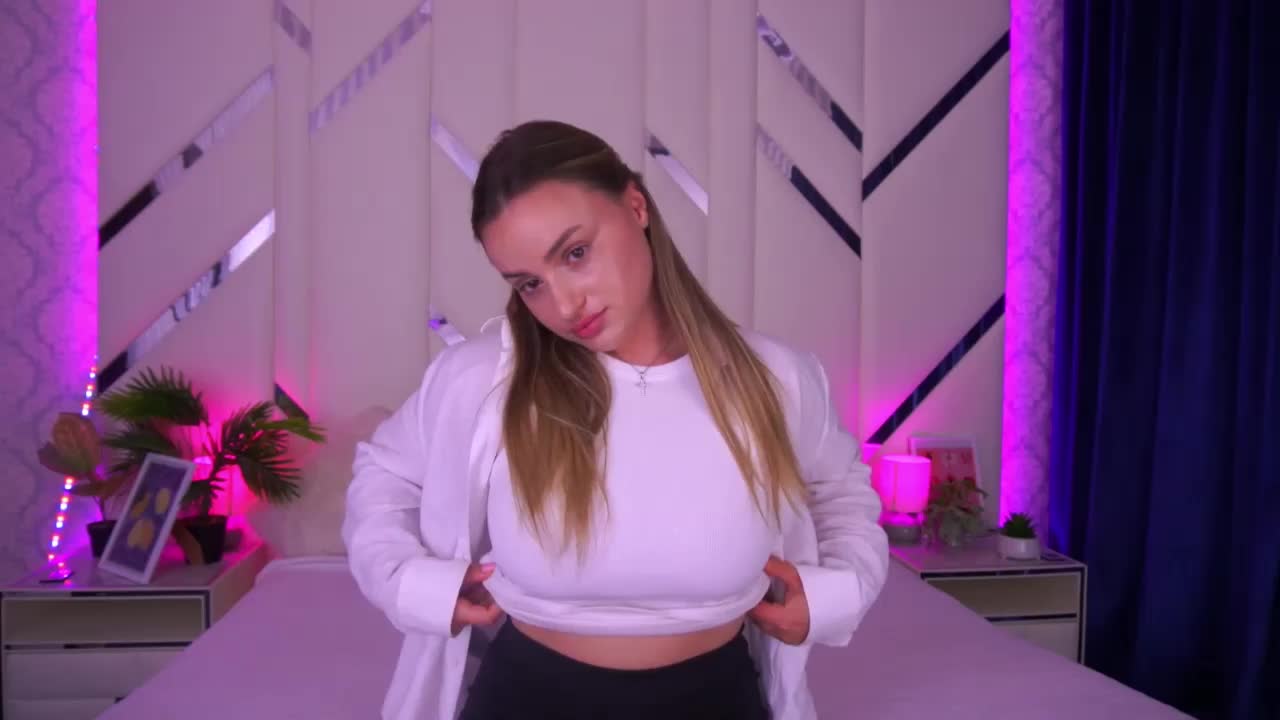 FloraGreys Cam Model Chat September 27, 2025