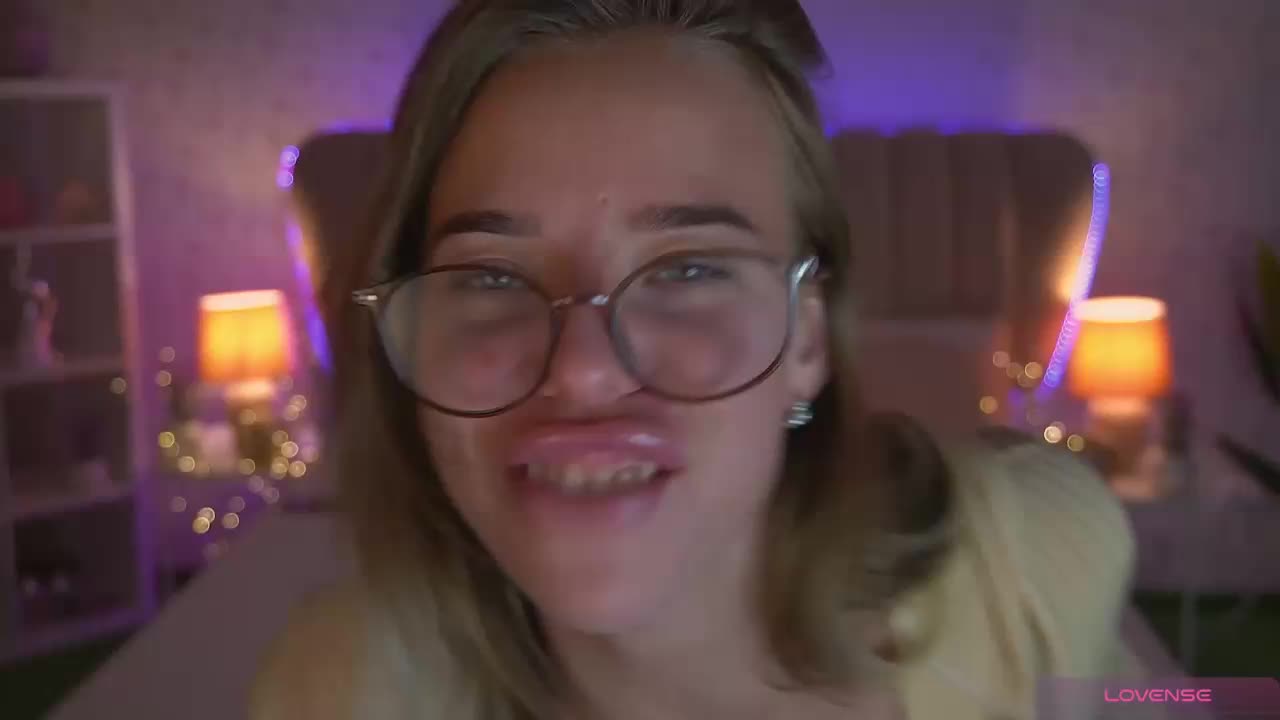 SexyIrinka Cam Model Chat September 27, 2025