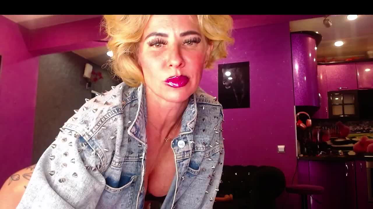 Maaarrrgggooo Cam Model Chat September 27, 2025