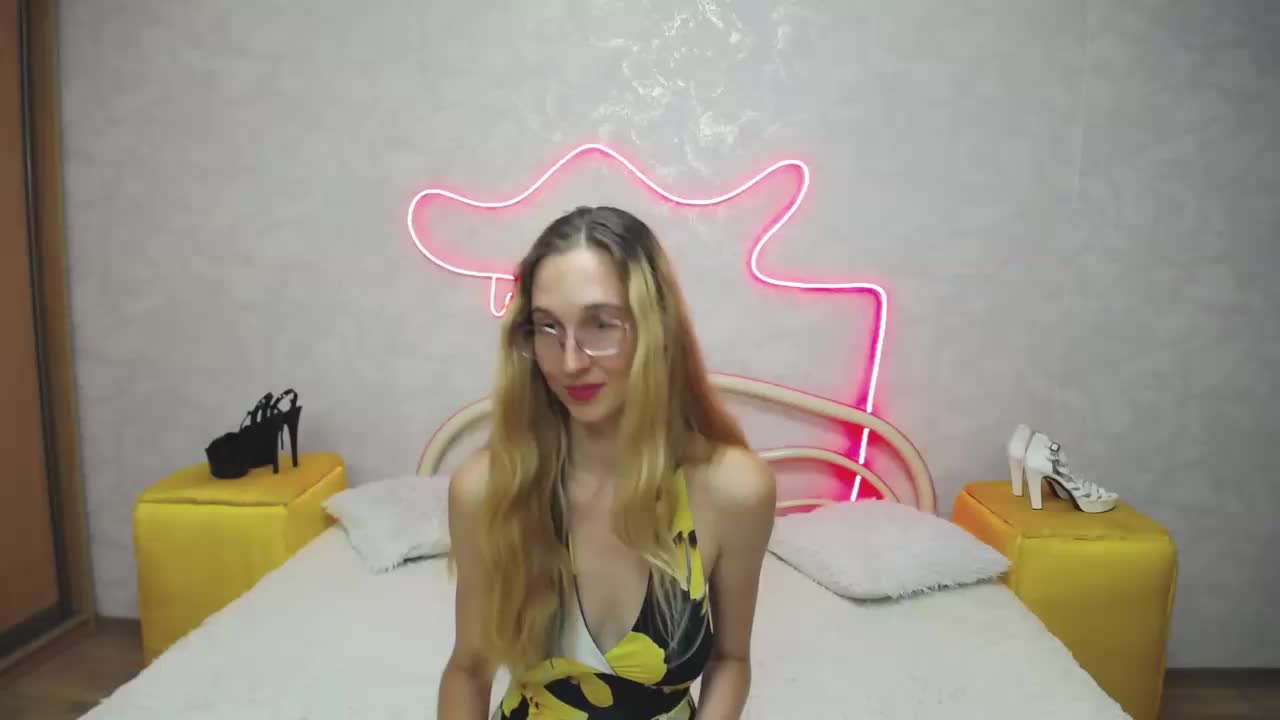 LizzieBrait Cam Model Chat September 27, 2025