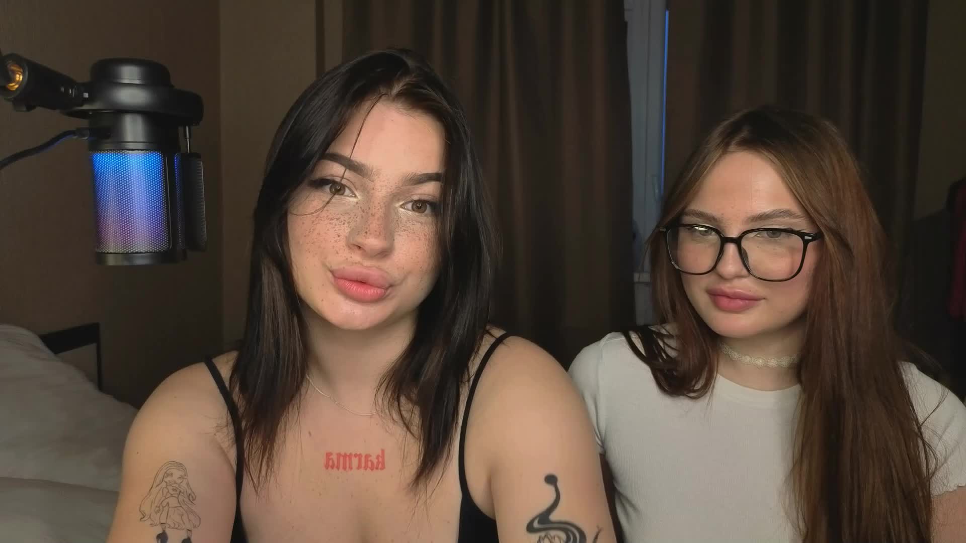 LisaAndDenis Cam Model Chat September 28, 2025