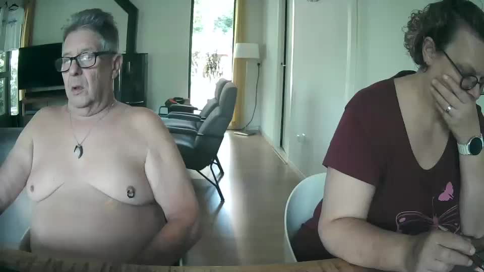 woodwurm Cam Model Chat September 28, 2025