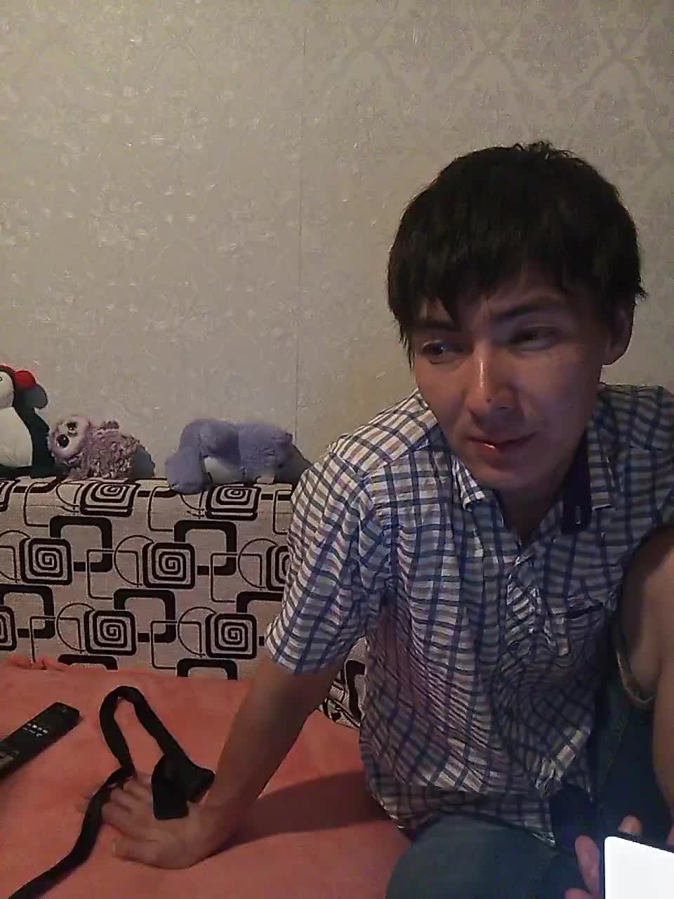 Mary-and-Max Cam Model Chat September 28, 2025